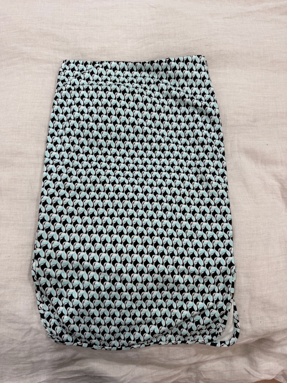 Diane Von Furstenberg Black and Pale Blue Printed Pencil Skirt